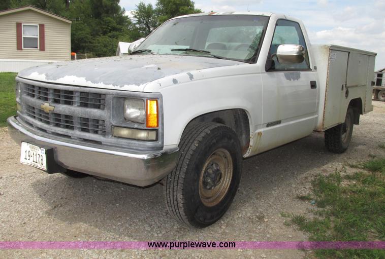 image for item F7449 1995 Chevrolet 2500 utility truck