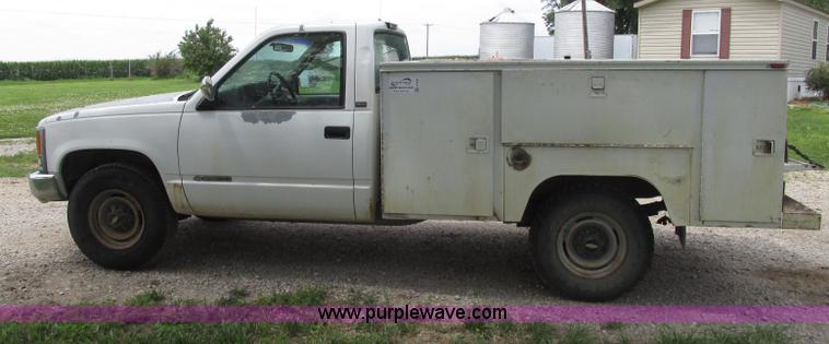 image for item F7449 1995 Chevrolet 2500 utility truck