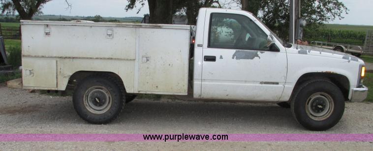 image for item F7449 1995 Chevrolet 2500 utility truck