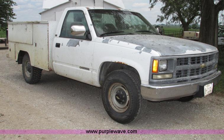 image for item F7449 1995 Chevrolet 2500 utility truck