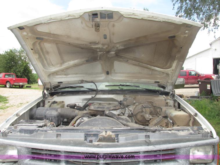 image for item F7449 1995 Chevrolet 2500 utility truck