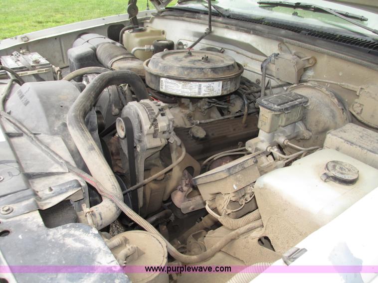 image for item F7449 1995 Chevrolet 2500 utility truck