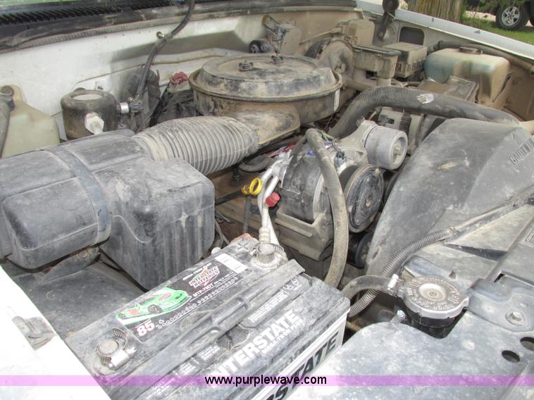 image for item F7449 1995 Chevrolet 2500 utility truck