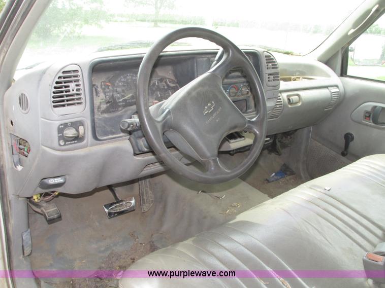 image for item F7449 1995 Chevrolet 2500 utility truck