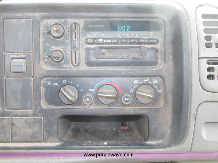 image for item F7449 1995 Chevrolet 2500 utility truck