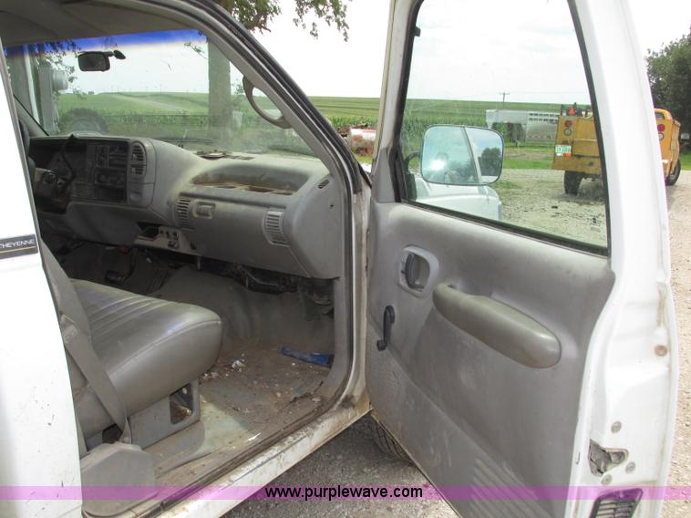 image for item F7449 1995 Chevrolet 2500 utility truck