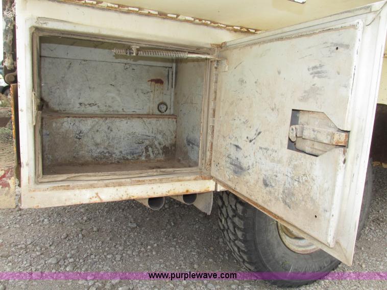 image for item F7449 1995 Chevrolet 2500 utility truck