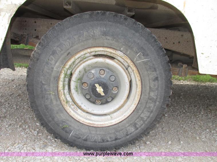 image for item F7449 1995 Chevrolet 2500 utility truck
