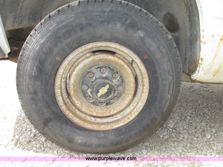 image for item F7449 1995 Chevrolet 2500 utility truck