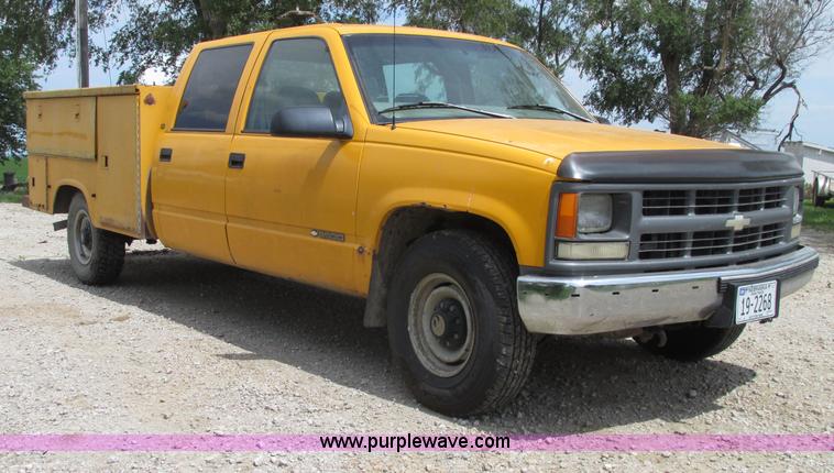 image for item F7450 1997 Chevrolet Cheyenne 3500 Crew Cab service truck