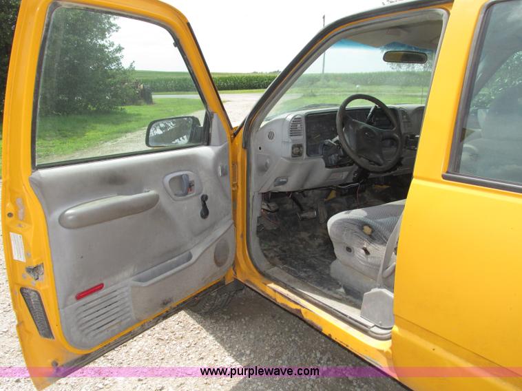 image for item F7450 1997 Chevrolet Cheyenne 3500 Crew Cab service truck