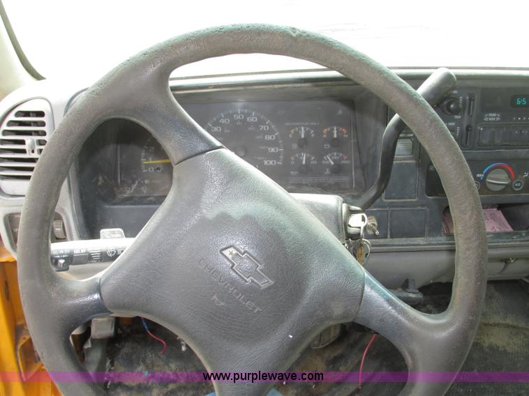 image for item F7450 1997 Chevrolet Cheyenne 3500 Crew Cab service truck