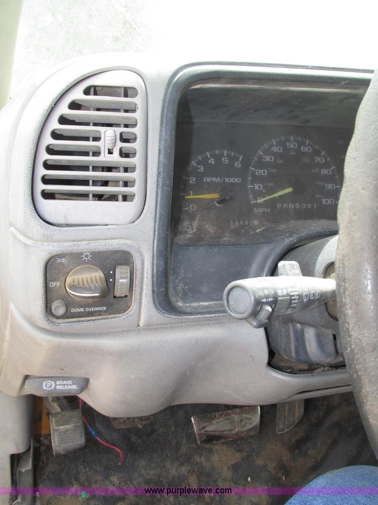 image for item F7450 1997 Chevrolet Cheyenne 3500 Crew Cab service truck