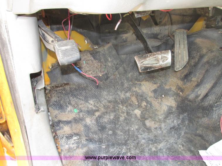 image for item F7450 1997 Chevrolet Cheyenne 3500 Crew Cab service truck