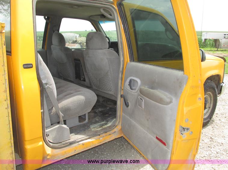 image for item F7450 1997 Chevrolet Cheyenne 3500 Crew Cab service truck