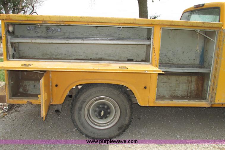 image for item F7450 1997 Chevrolet Cheyenne 3500 Crew Cab service truck