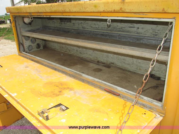 image for item F7450 1997 Chevrolet Cheyenne 3500 Crew Cab service truck