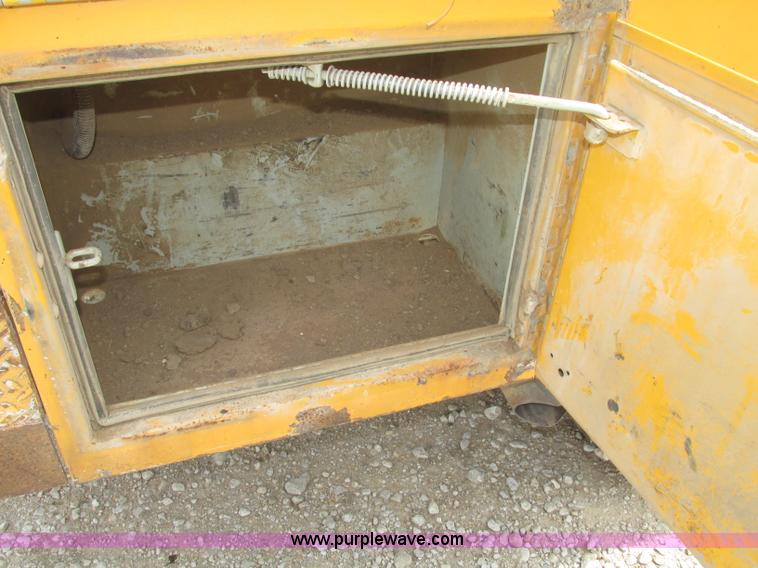 image for item F7450 1997 Chevrolet Cheyenne 3500 Crew Cab service truck