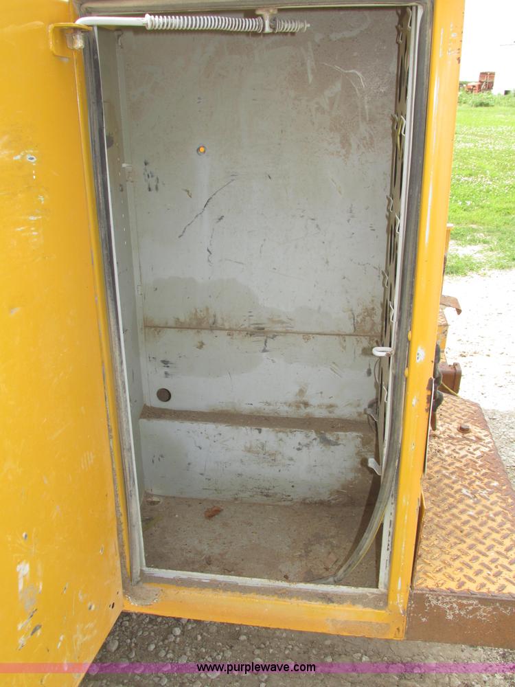 image for item F7450 1997 Chevrolet Cheyenne 3500 Crew Cab service truck