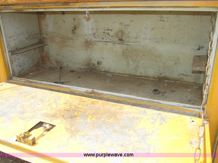 image for item F7450 1997 Chevrolet Cheyenne 3500 Crew Cab service truck