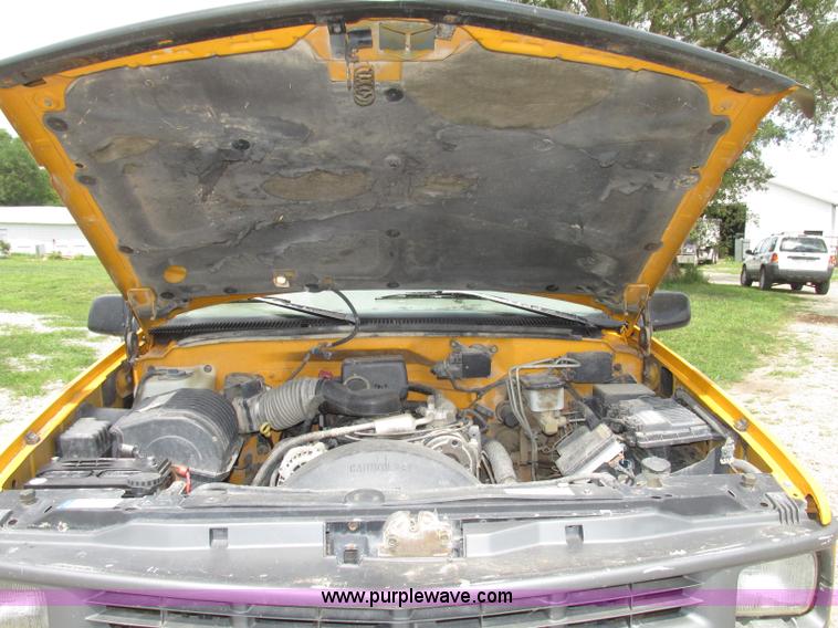 image for item F7450 1997 Chevrolet Cheyenne 3500 Crew Cab service truck