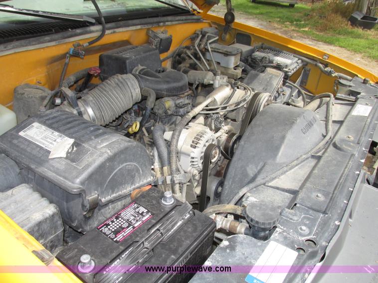 image for item F7450 1997 Chevrolet Cheyenne 3500 Crew Cab service truck