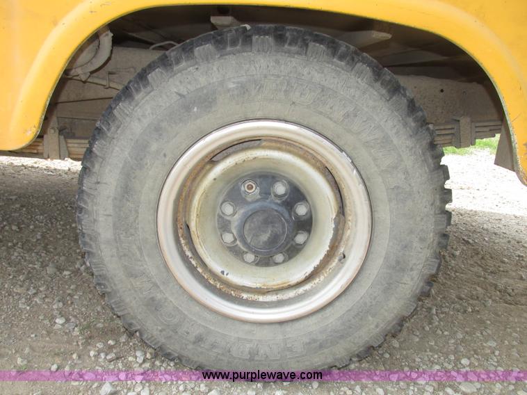 image for item F7450 1997 Chevrolet Cheyenne 3500 Crew Cab service truck