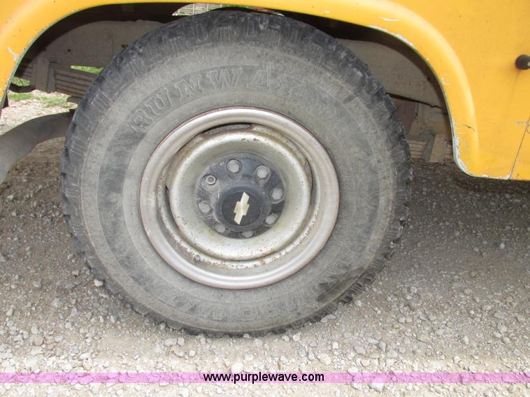 image for item F7450 1997 Chevrolet Cheyenne 3500 Crew Cab service truck