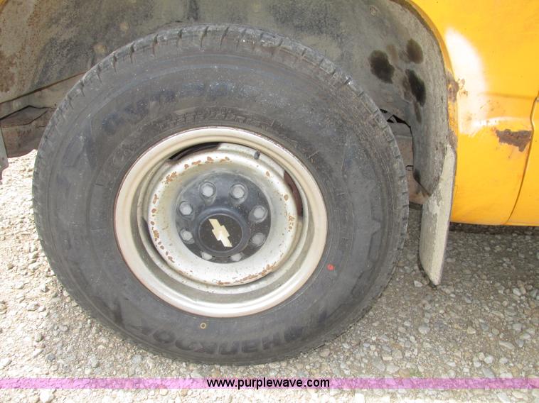 image for item F7450 1997 Chevrolet Cheyenne 3500 Crew Cab service truck