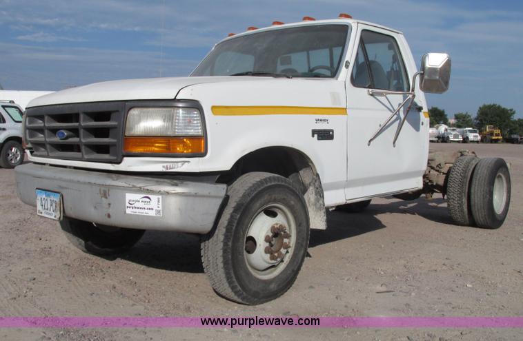 image for item F7460 1993 Ford F350 XL cab and chassis