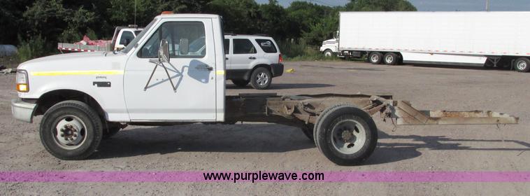 image for item F7460 1993 Ford F350 XL cab and chassis