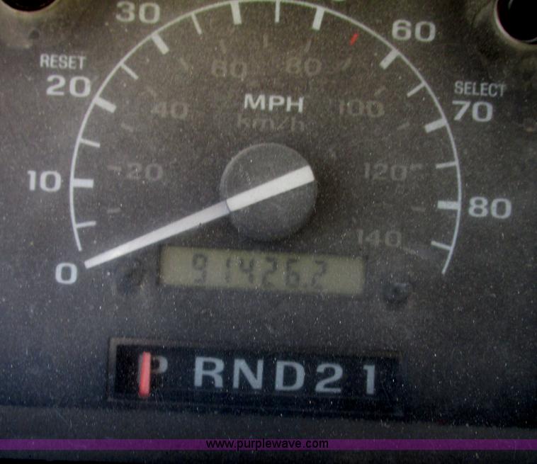 image for item F7460 1993 Ford F350 XL cab and chassis