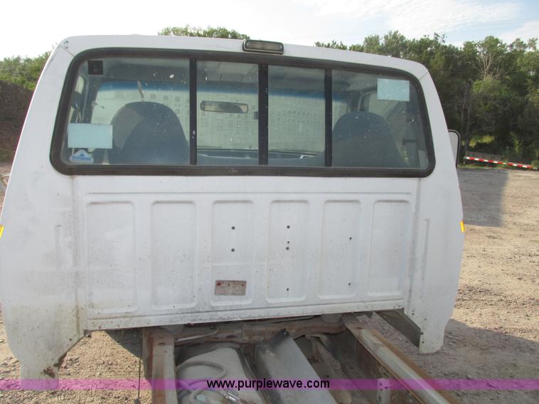 image for item F7460 1993 Ford F350 XL cab and chassis