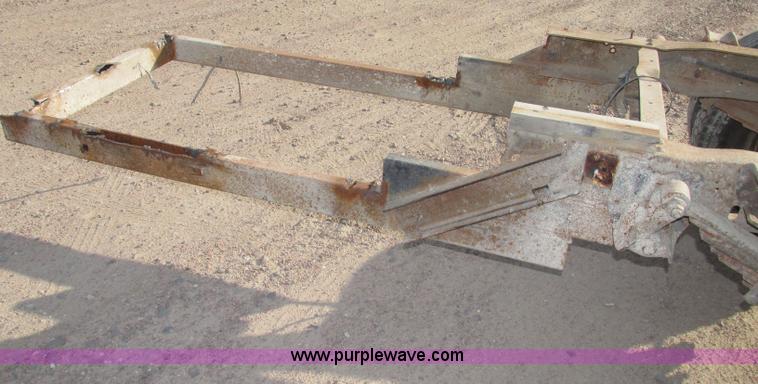 image for item F7460 1993 Ford F350 XL cab and chassis