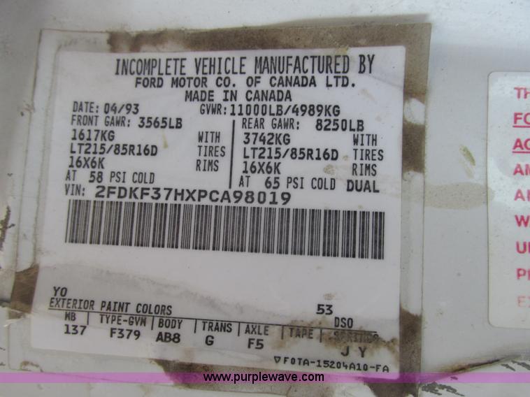 image for item F7460 1993 Ford F350 XL cab and chassis