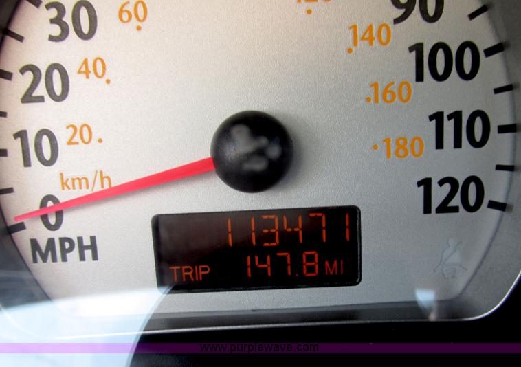 image for item F7461 2003 Saturn ION Quad Coupe 3