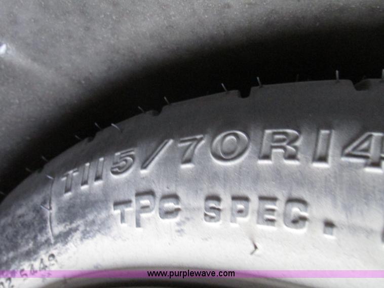 image for item F7461 2003 Saturn ION Quad Coupe 3