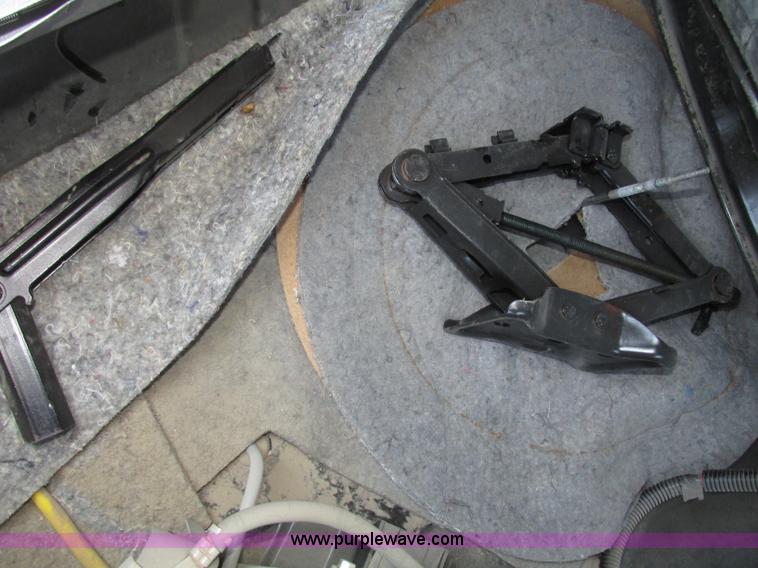 image for item F7461 2003 Saturn ION Quad Coupe 3