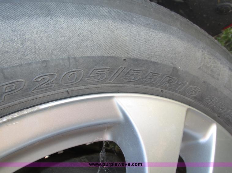 image for item F7461 2003 Saturn ION Quad Coupe 3