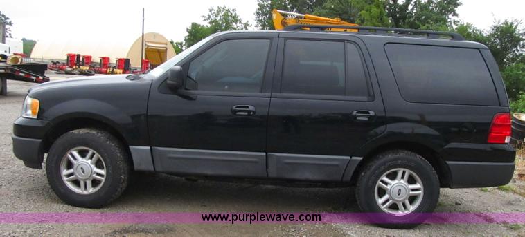 image for item F8806 2005 Ford Expedition XLT SUV