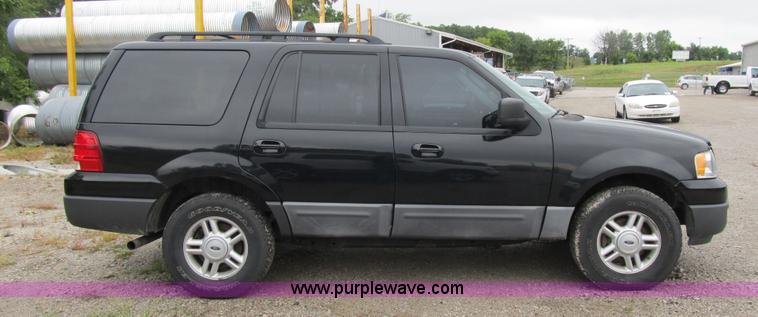 image for item F8806 2005 Ford Expedition XLT SUV