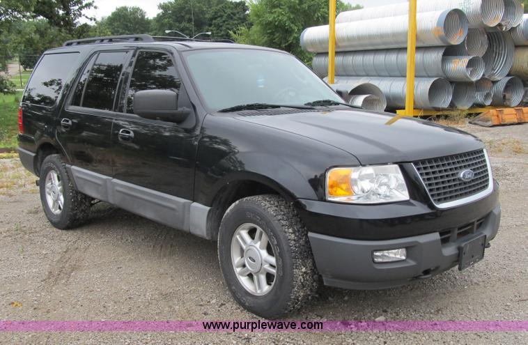 image for item F8806 2005 Ford Expedition XLT SUV