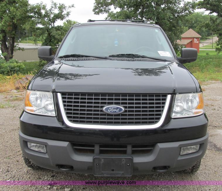 image for item F8806 2005 Ford Expedition XLT SUV