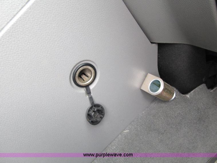 image for item F8806 2005 Ford Expedition XLT SUV