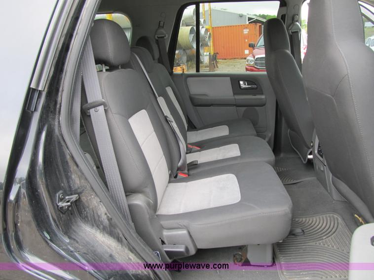 image for item F8806 2005 Ford Expedition XLT SUV