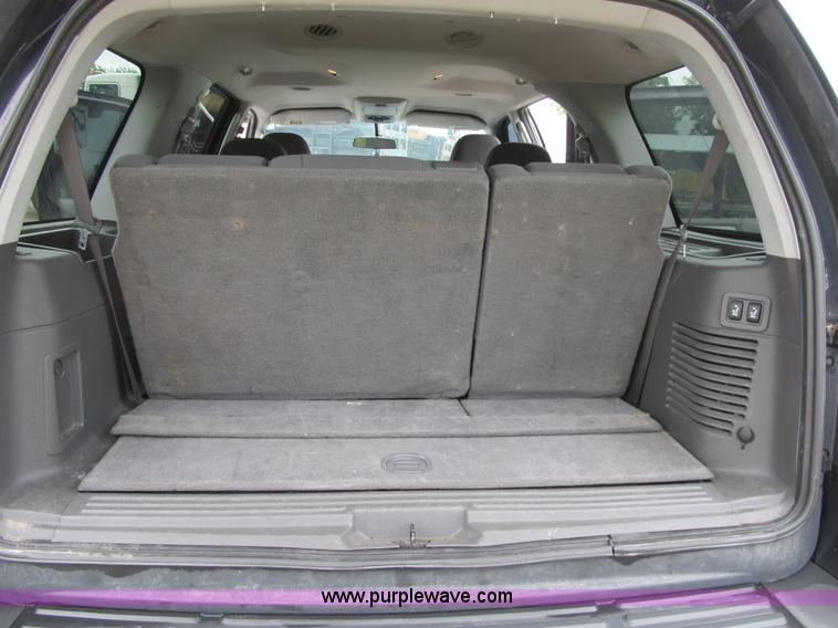 image for item F8806 2005 Ford Expedition XLT SUV