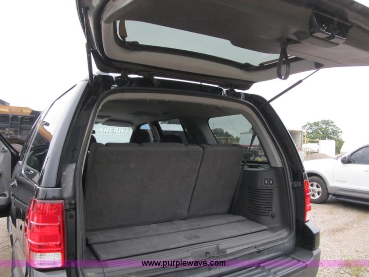 image for item F8806 2005 Ford Expedition XLT SUV