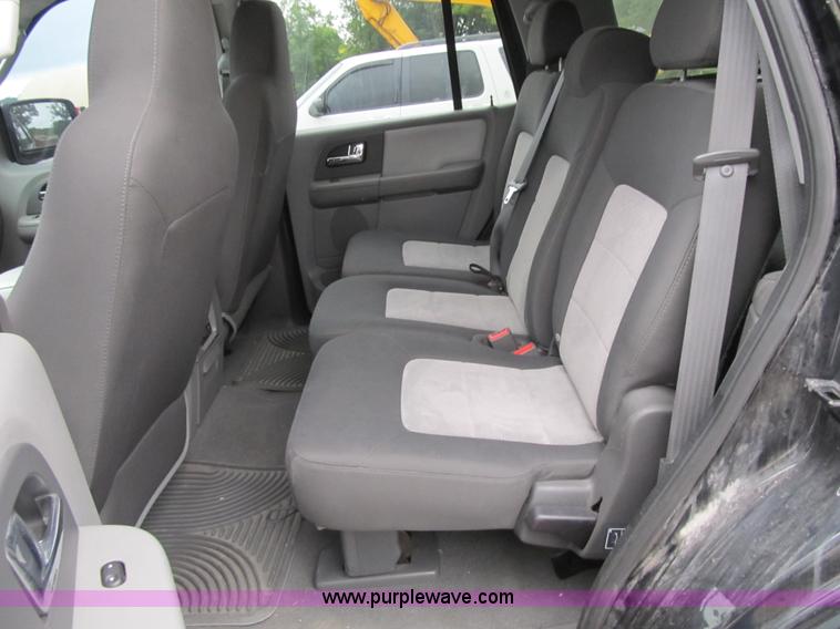 image for item F8806 2005 Ford Expedition XLT SUV