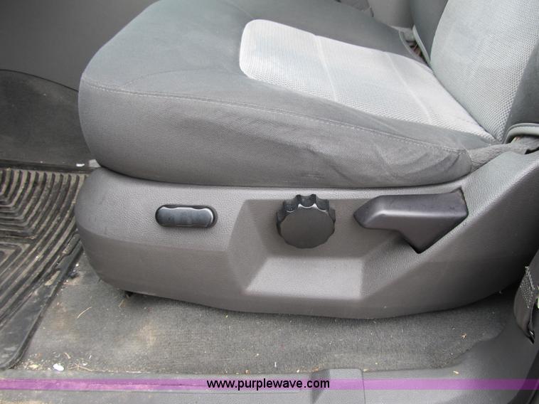 image for item F8806 2005 Ford Expedition XLT SUV