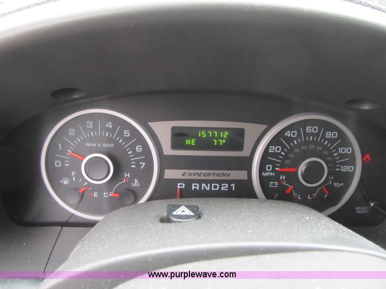 image for item F8806 2005 Ford Expedition XLT SUV
